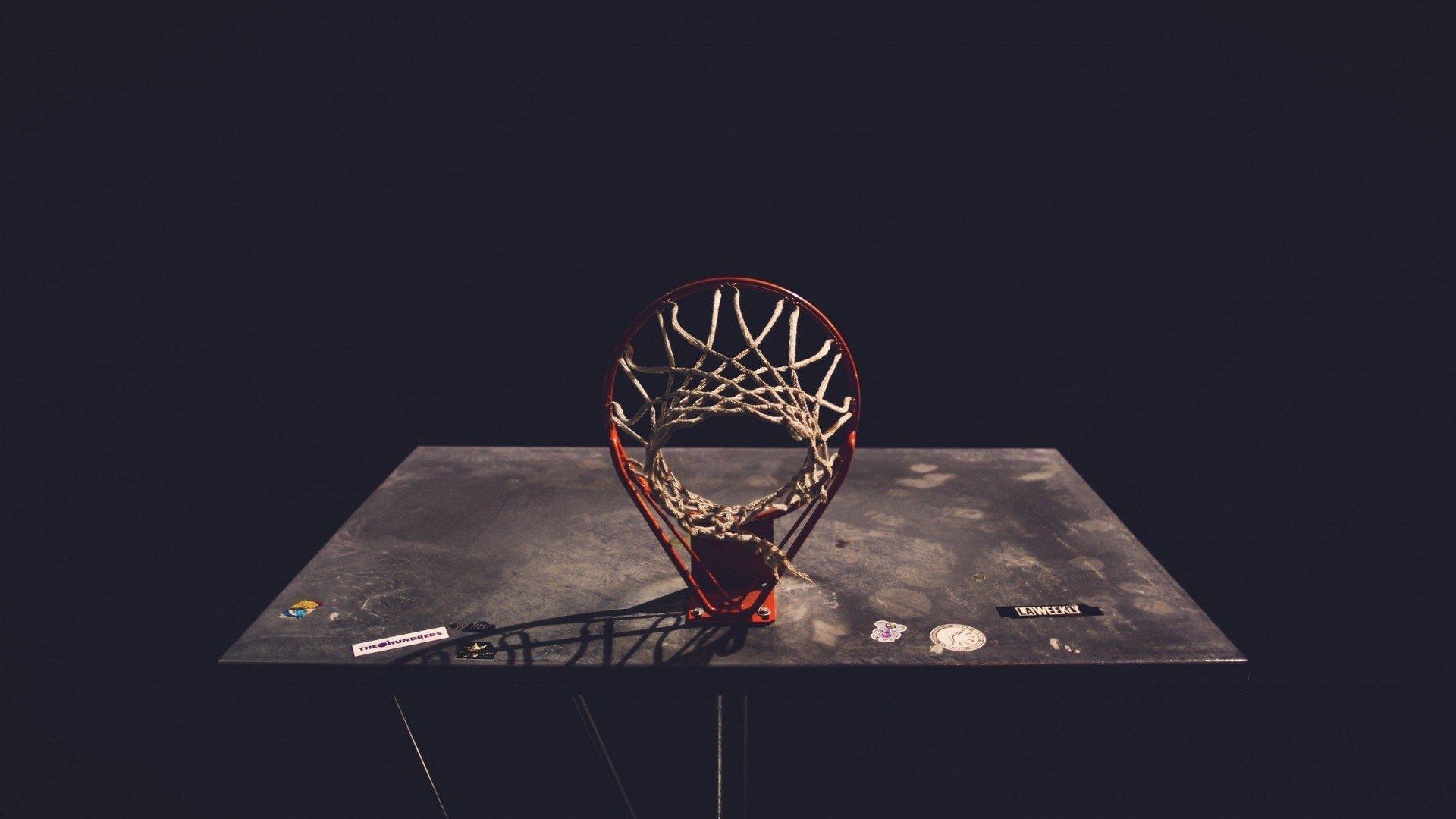 世体曝巴萨内部乐观评估凯恩转会可能 莱万成功先例成关键说服力